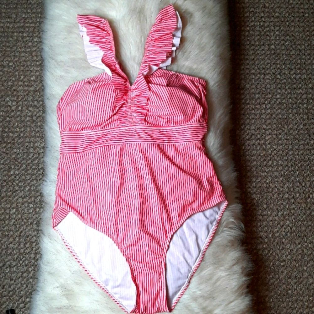 NWOT 1 piece bathing suit